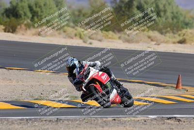 media/Oct-08-2022-SoCal Trackdays (Sat) [[1fc3beec89]]/Turn 10 (945am)/